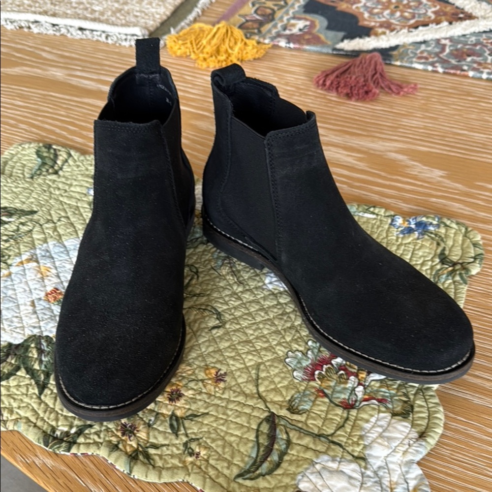 JACK WILLS 38 Black Suede Ankle Boots fits size 7